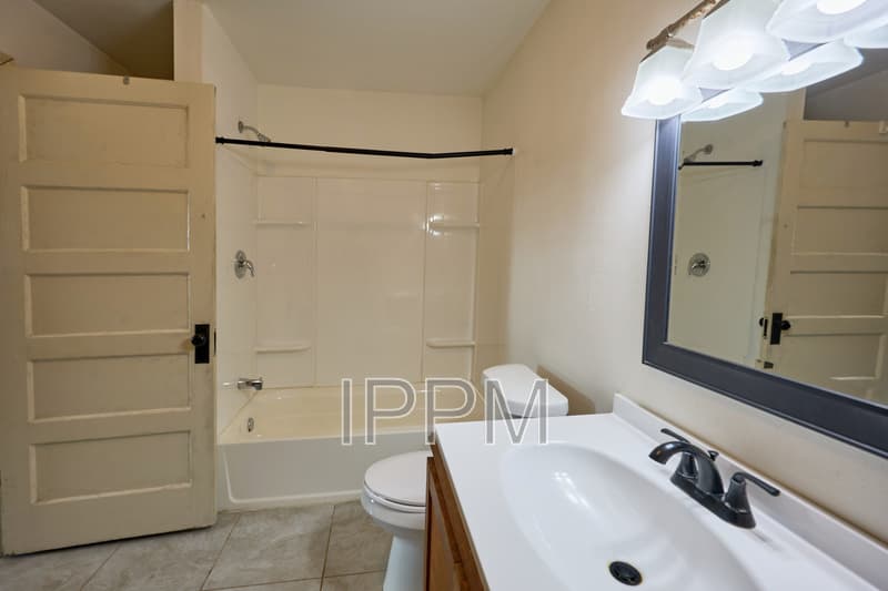 LYFORD House: 5672 IH 69E