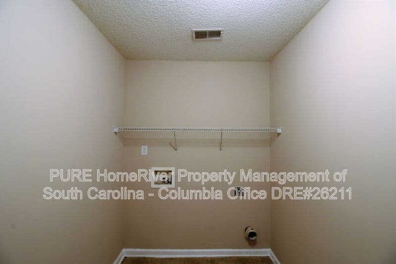 Columbia House: 581 Heron Glen Dr