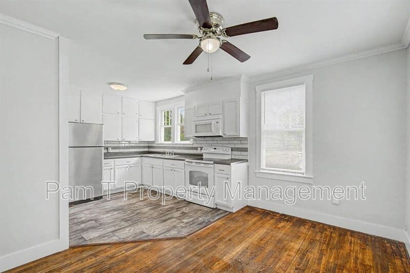 Savannah House: 815-B East 32nd Street--Upper