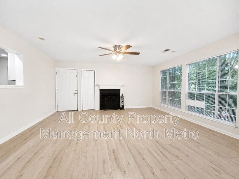 Alpharetta Condo: 1011 Sandy Lane