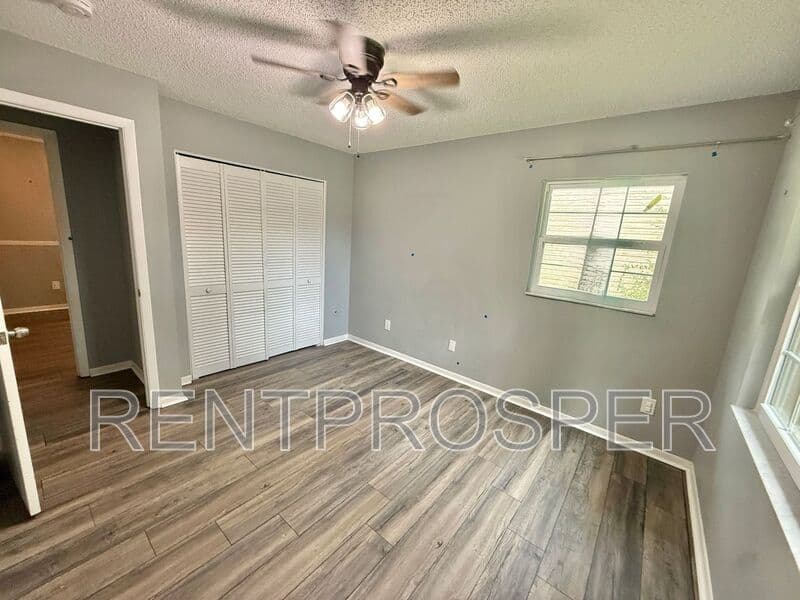 Deland House: 410 Albany Ave