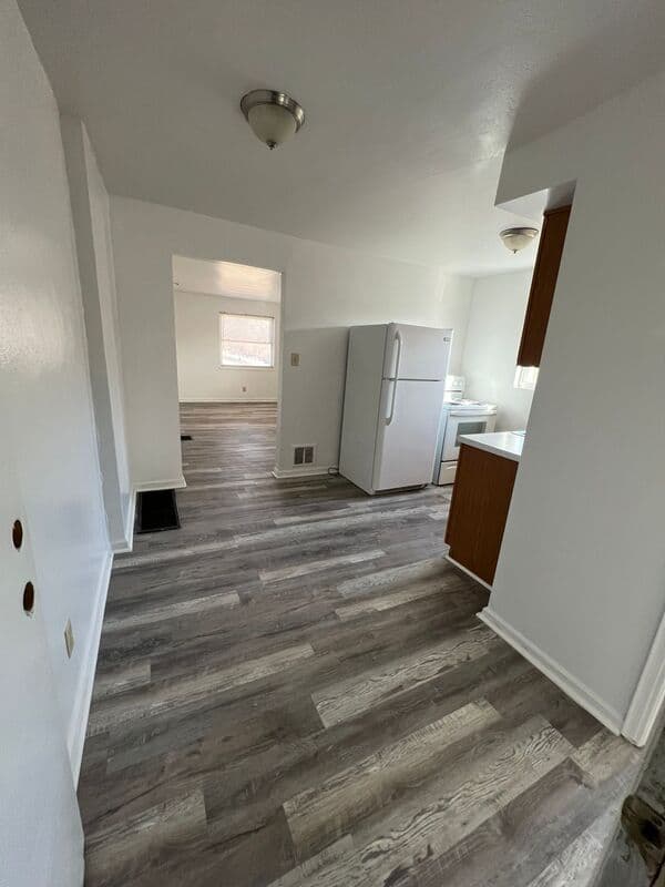 Dayton Condo: 250 Basswood Avenue - 3