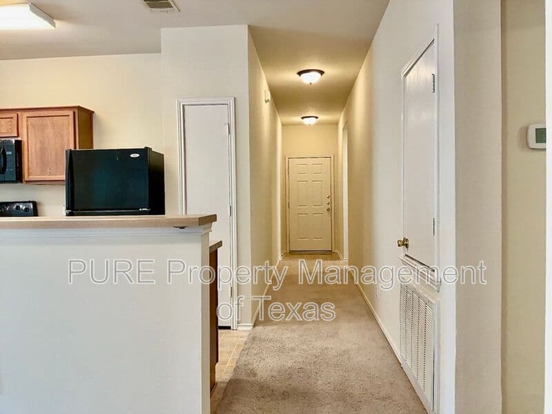Hutto House: 204 Delby St.