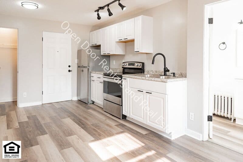 Auburn Condo: 202 N Jackson St