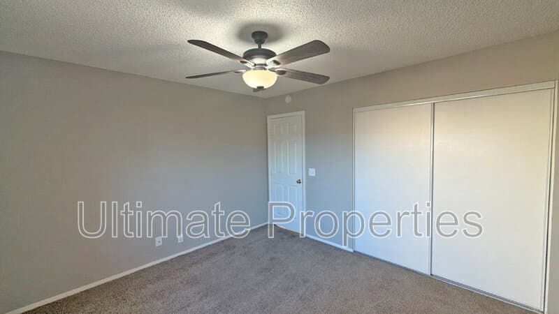 Glendale House: 3957 W Chama Dr