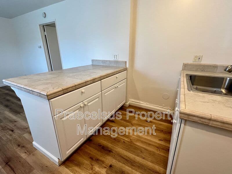 Chula Vista Condo: 270 Whitney St