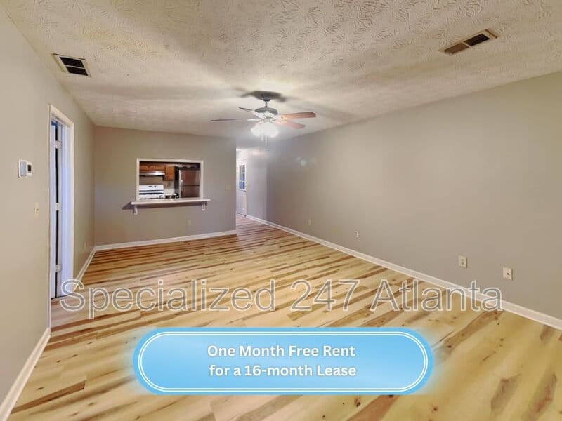 Conyers House: 2112 Fairway Ct SE