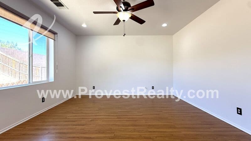Hesperia House: 9172 Ocotillo Ave