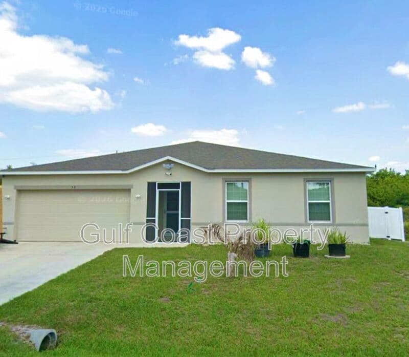 Port Charlotte House: 58 Kenly St