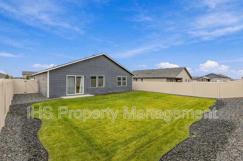 Pasco House: 11329 Dunsmuir Dr,