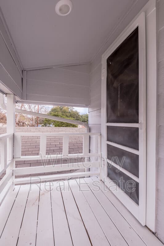 Trinity Condo: 200 W Caroline Street