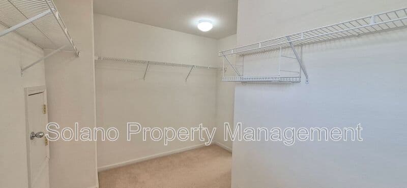 Dixon House: 2080 Mariposa Drive