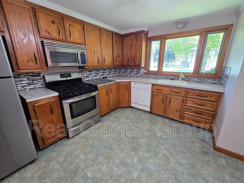Williamsville House: 8401 Ericson Dr