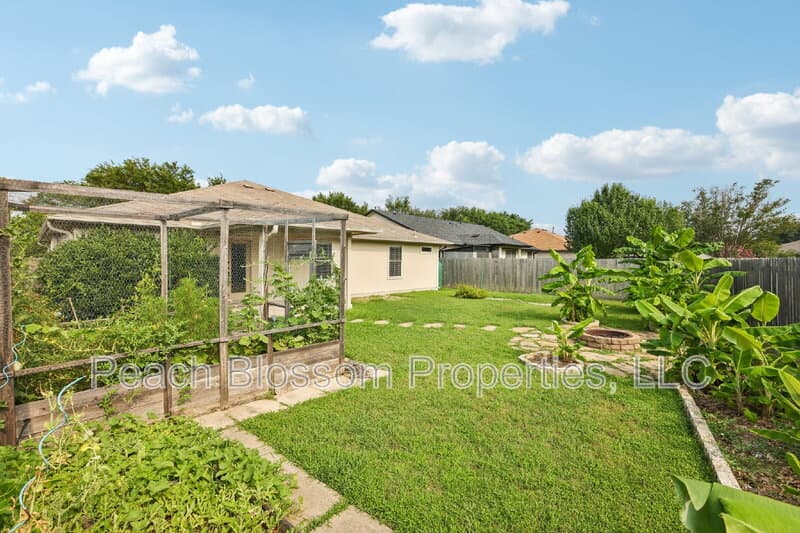 Round Rock House: 2656 Bradley Lane