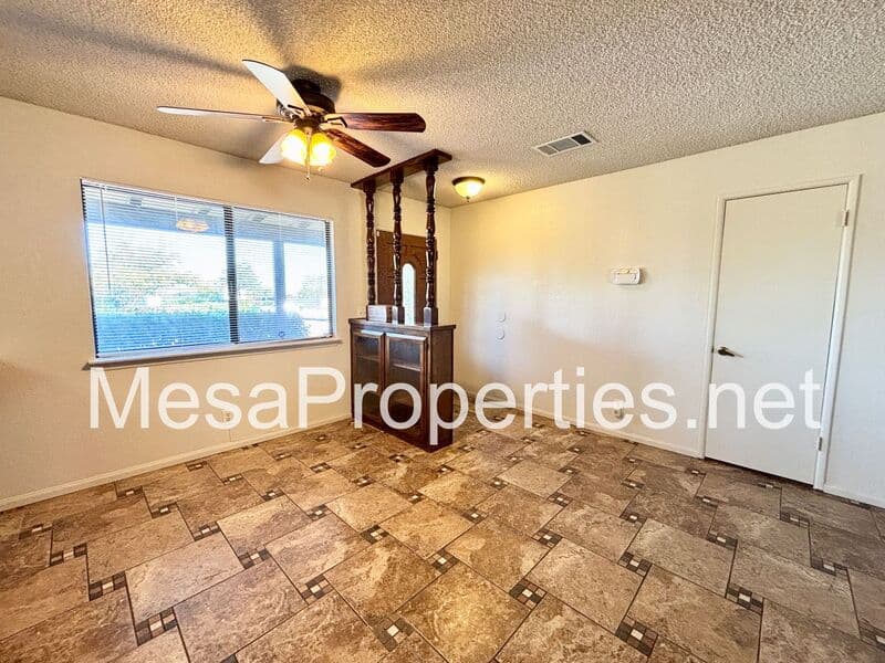 Hesperia House: 15019 Spruce St.