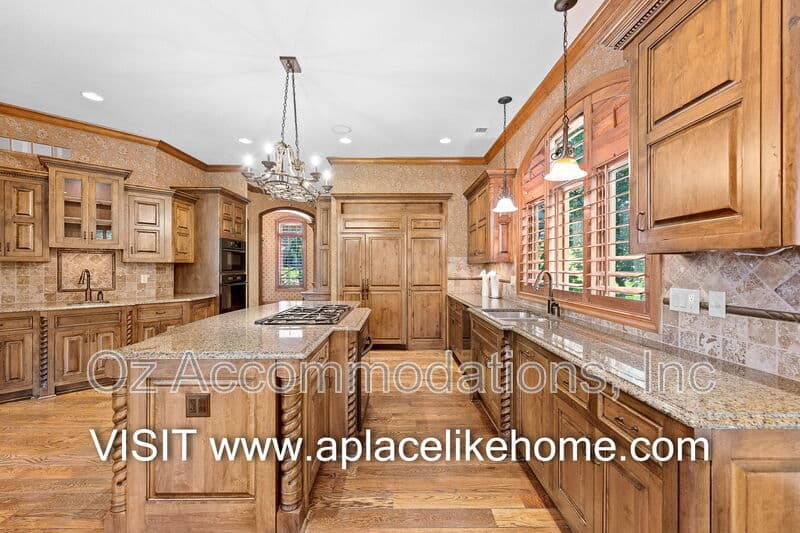 Loch Lloyd House: 16690 Country Club Ct