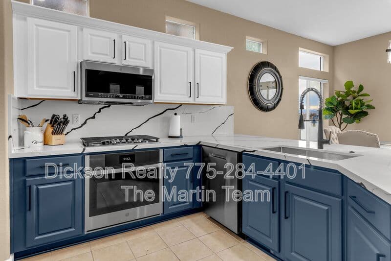Sparks House: 1165 Harbour Cove Court