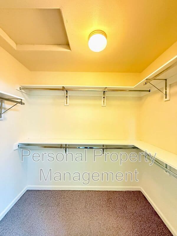 Vancouver House: 137 NW 76th St