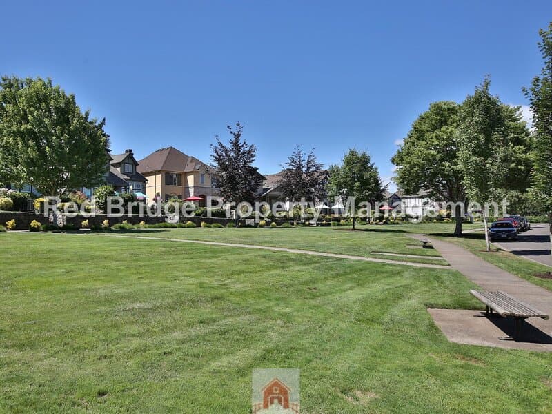 Wilsonville Townhome: 28520 SW Paris Ave