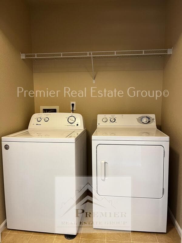 Fountain Condo: 7926 Sandy Springs Pt.
