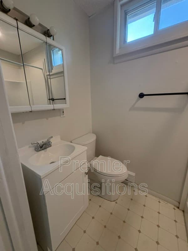 Alton Condo: 609 Mather St