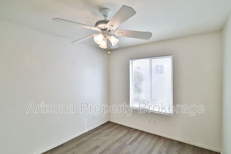 Phoenix Townhome: 8520 W. Palm Ln.