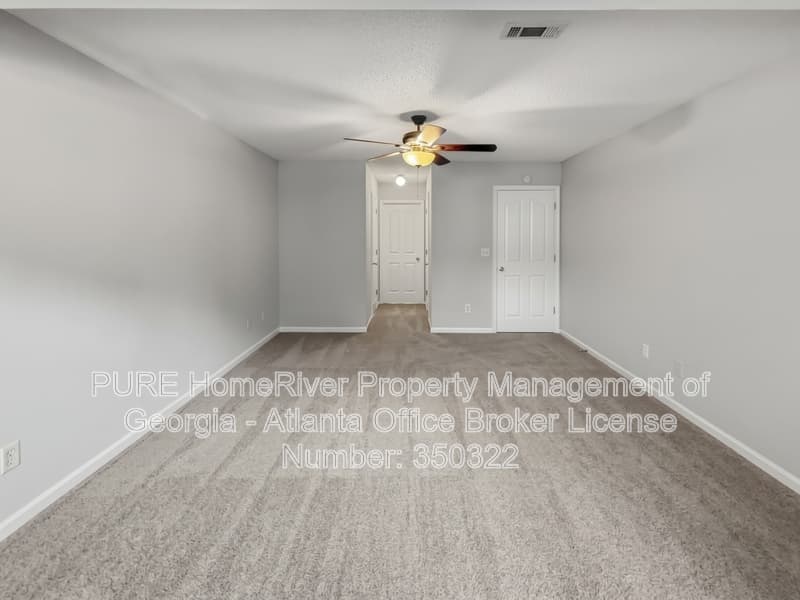 Hampton House: 10867 Knotty Pine Pl
