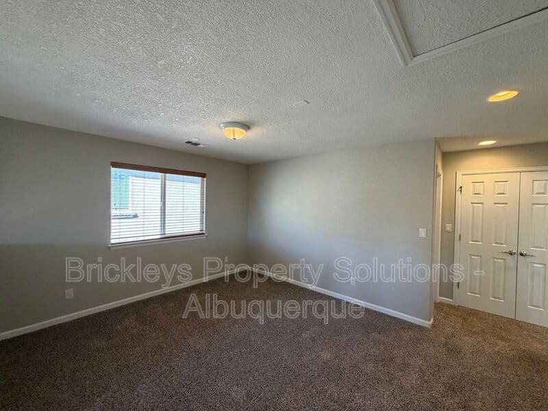Rio Rancho House: 418 Paseo Roja Pl NE
