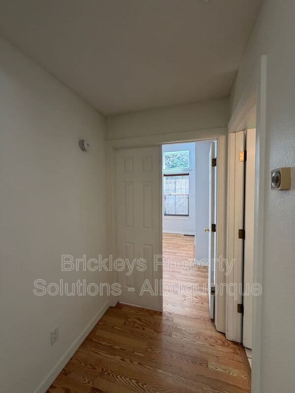 Albuquerque House: 6517 Glen Oak NE