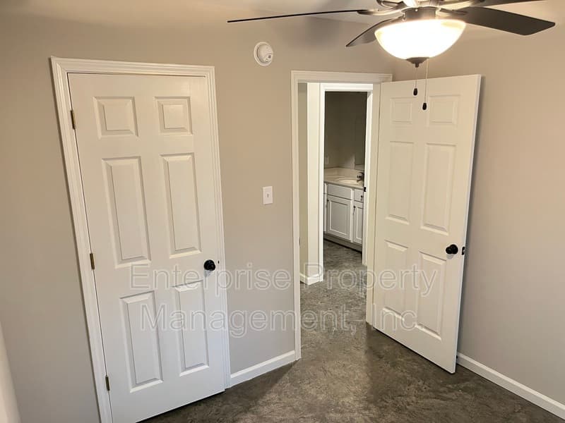 Memphis House: 2645 Mirror Avenue