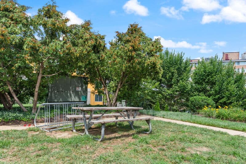 Alexandria House: 3312 S 28th St