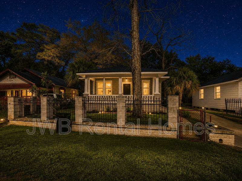 Jacksonville House: 947 Kenmore St