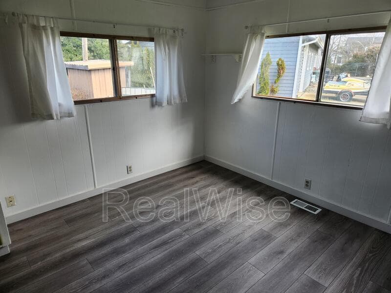 Sutherlin House: 2515 Nonpareil Rd