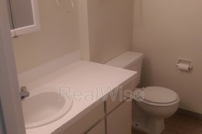 Gresham Condo: 17838 NE Multnomah Dr
