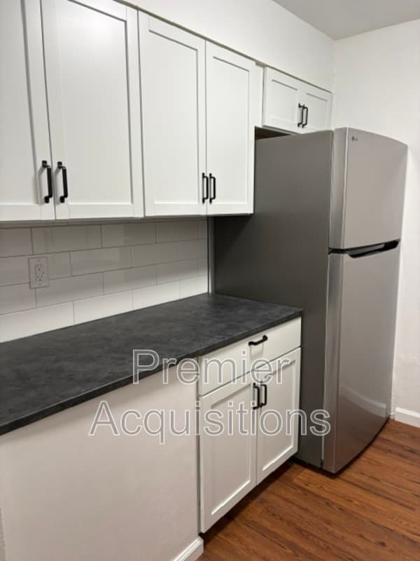 Belleville Condo: 307 N 45th St