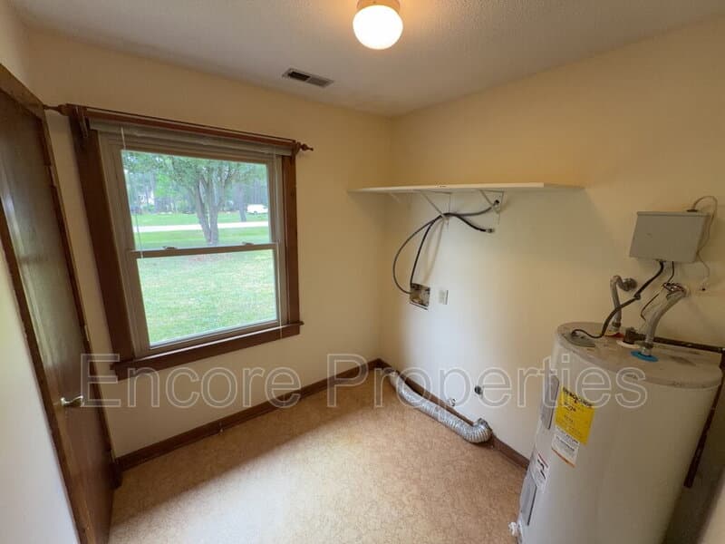 Knightdale House: 1125 Bermuda Run
