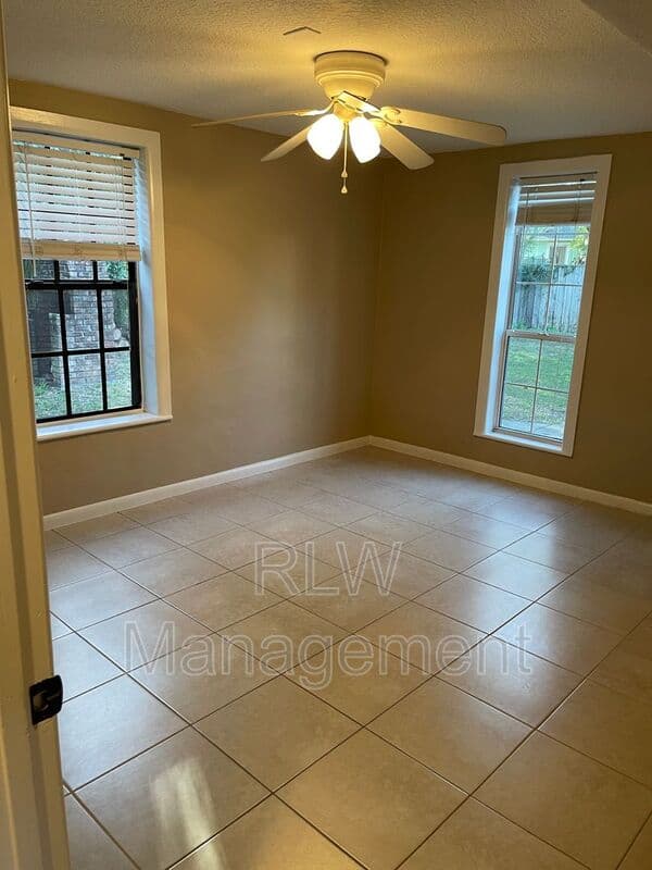 Eustis Condo: 206 Osceola Ave