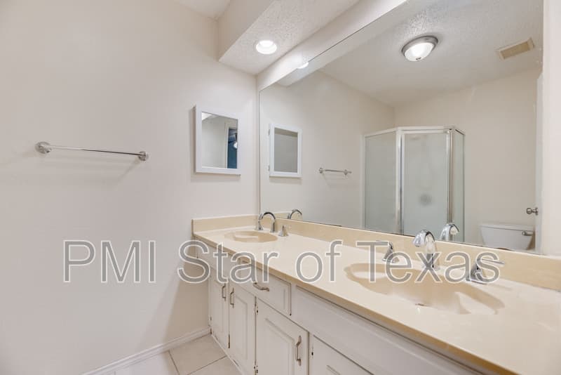 Plano Condo: 2130 Teakwood Ln