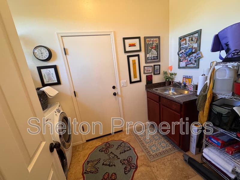 Buckeye House: 4301 N Golf Dr
