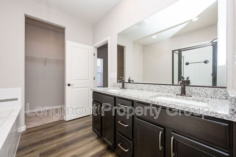 Mead House: 2115 Dexter Street