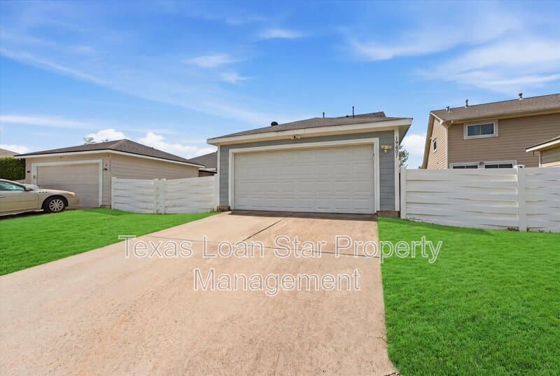Houston House: 19407 Wann Park Dr
