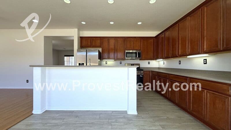 Hesperia House: 9172 Ocotillo Ave