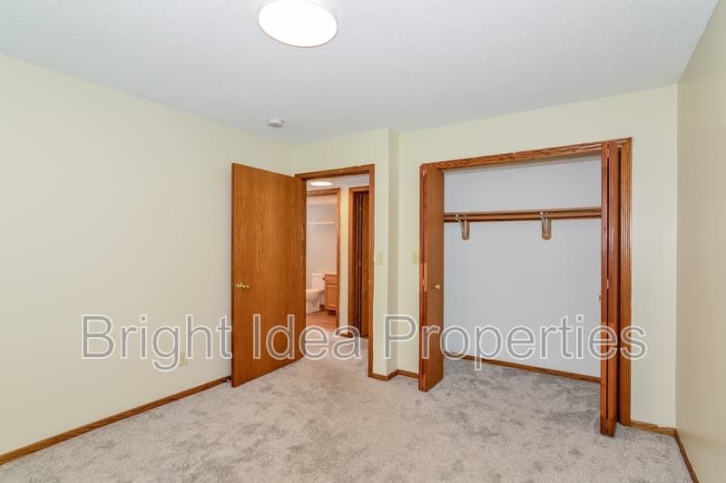 Hastings Condo: 622 Pleasant Drive