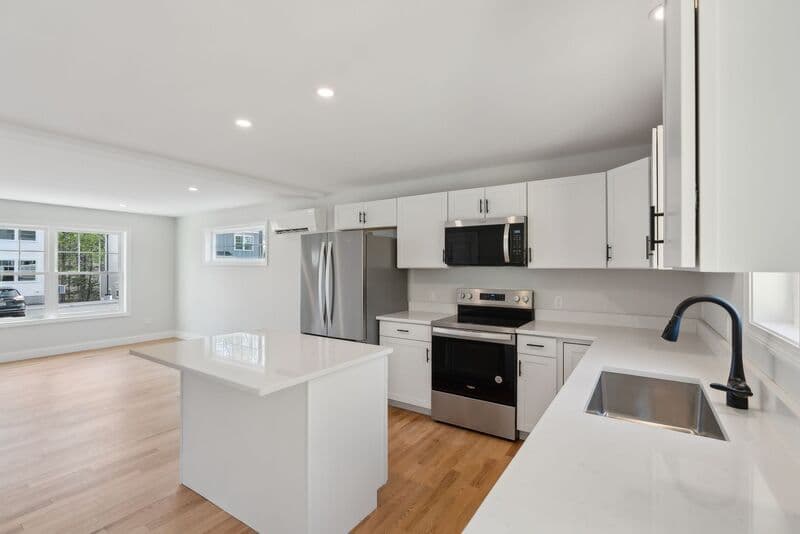 Kennebunk Condo: 17 Legacy Lane