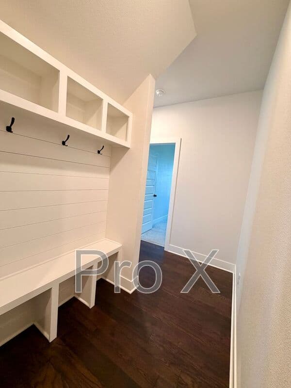 Centerton House: 1141 Red Maple St
