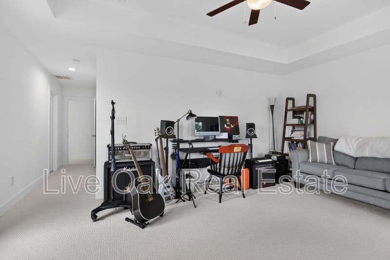 Virginia Beach House: 1316 Lambeth Lane