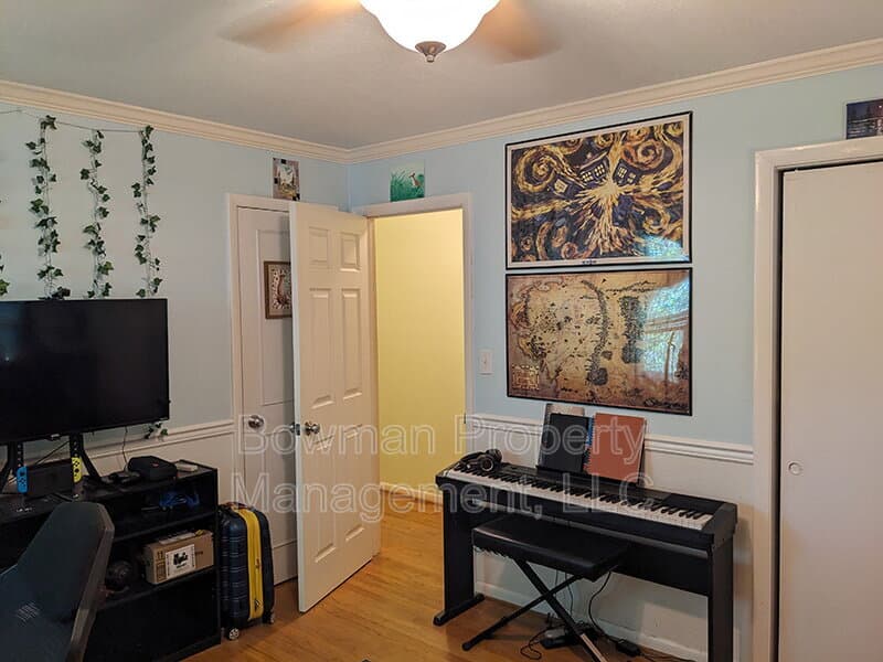 Athens House: 115 Davis Estates Rd