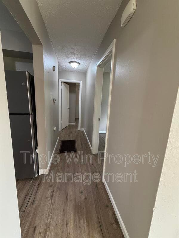 Saint Louis House: 1113 Highmont Dr