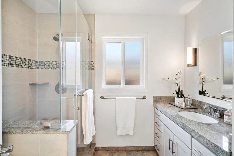 San Carlos House: 1354 Oakhurst Ave