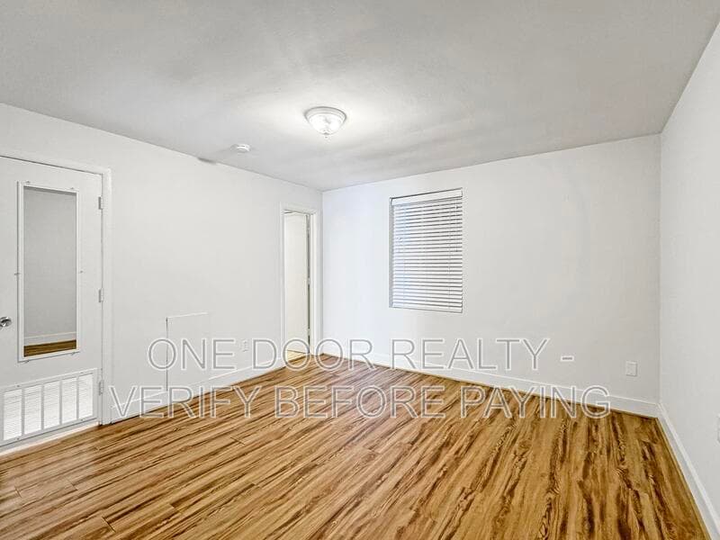 Williamsburg Condo: 732 Scotland Street #1